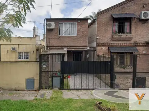 Dúplex en venta - 2 Dormitorios 2 Baños - Villa Tesei