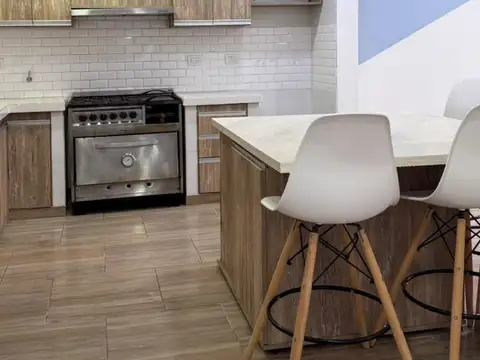 Casa en Alquiler con 1 cochera