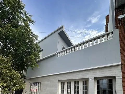 2 PH DE 3 AMB. EN BLOCK PB Y 1º PISO CON GARAJE, PATIO, TERRAZA CON PARRILLA, IDEAL 2 FLIAS. EXCELEN