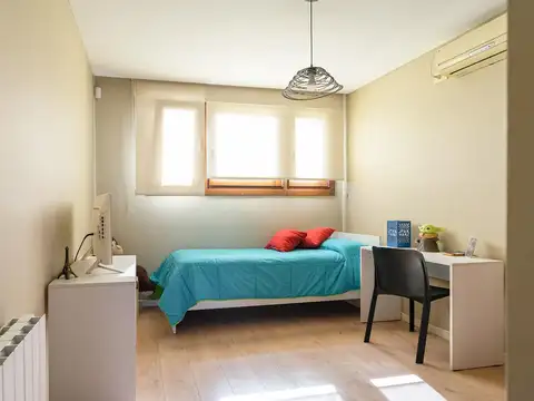 Casa de 3 dormitorios con galeria, pileta y cochera en Puerto Roldan