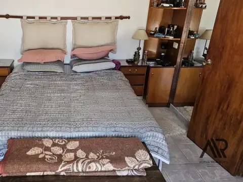 Casa en venta c/ cochera en Centro
