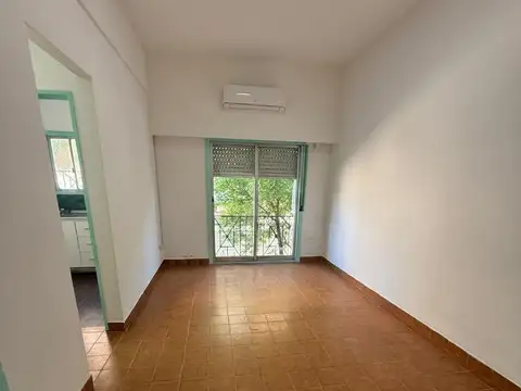 2 Ambientes al Frente – Sin Expensas – Terraza con Parrilla