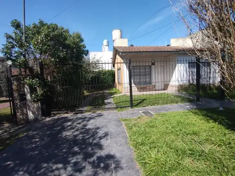 VENTA EN BLOCK. CASA 3 AMB + DPTO 2 AMB. COLINAS P. RAMOS