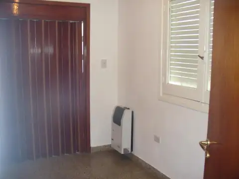 Oficina 4 ambientes con 1 baño