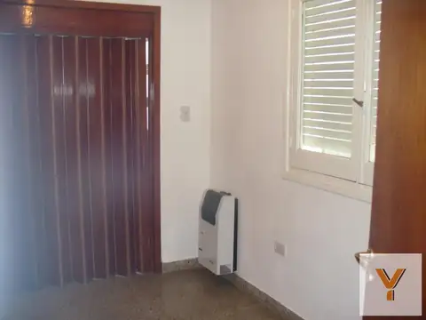 Oficina 4 ambientes con 1 baño