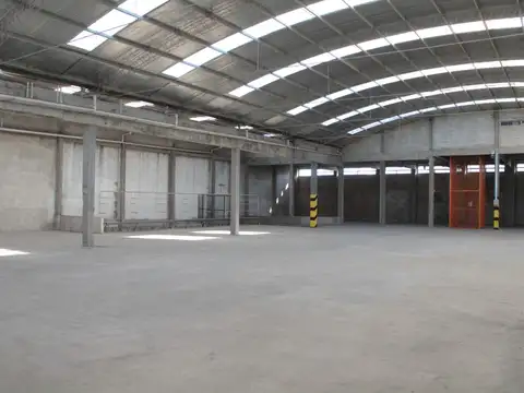 GALPON PREMIUM EN VILLA LYNCH -