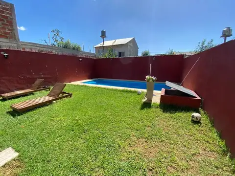 Casa 4 ambientes con 2 baños