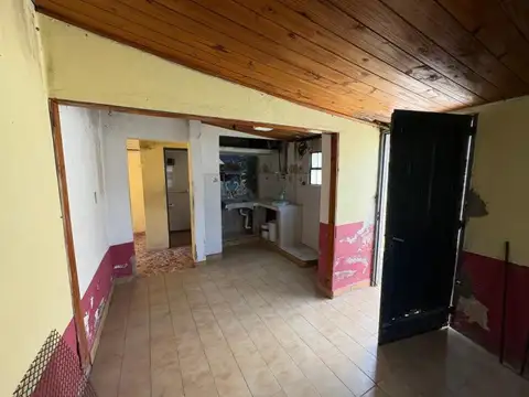 Casa 3 ambientes con 1 baño