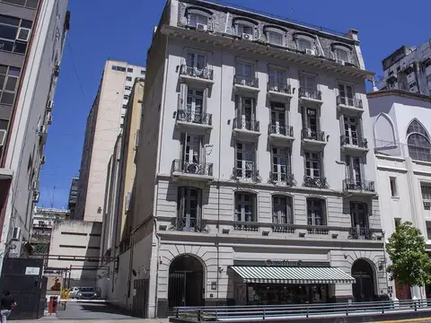 Dúplex a Reciclar con Terraza – Edificio Histórico en Retiro – A pocas cuadras del Teatro Colon