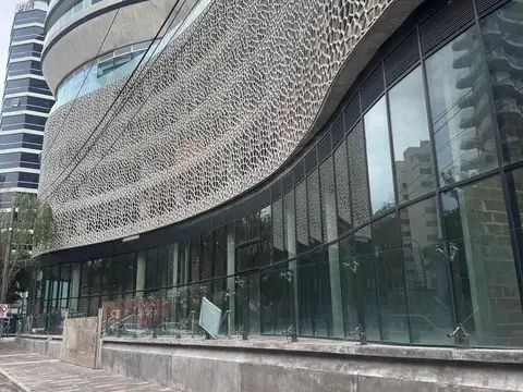 Local en Basamento Comercial  Vicente Lopez 