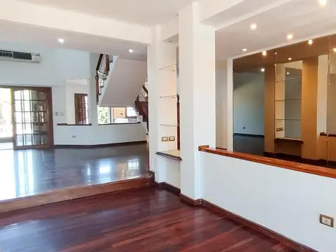 Casa en Alquiler en Villa Lynch, $ 2.990.000