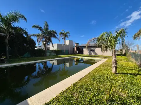 CASA DOS DORMITORIOS EL LUCERO 2200 PUNTA CHACRA ROLDAN