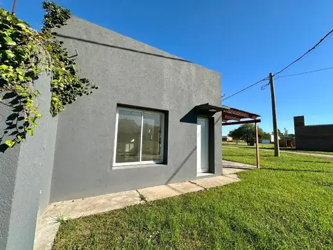 Casa 3 ambientes con 1 baño