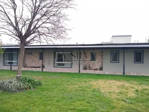 PRECIOSA CASA EN MARCOS PAZ URBANO