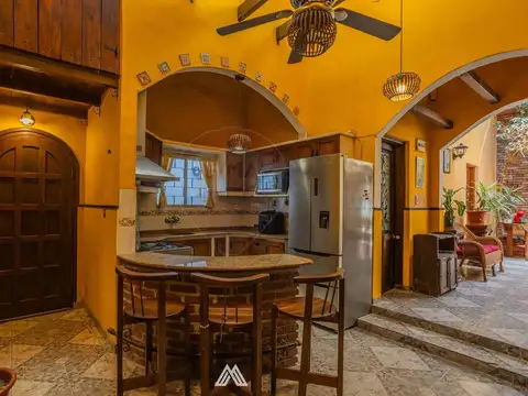 VENTA CASA 2 DORMITORIOS 2 BAÑOS PARRILLERO B. SUR