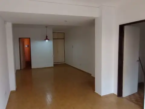 Oficina en Alquiler 40 años