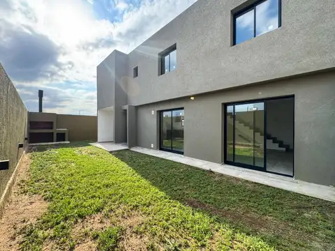 Casa en Alquiler de 3 dormitorios