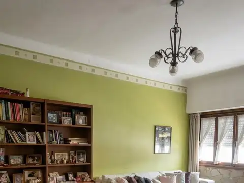 Departamento 6 ambientes con 2 baños