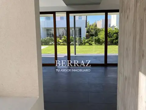 Casa venta 6 ambientes en Castaños lote de 530 m2