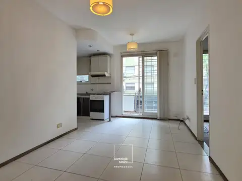 San Lorenzo 2400, Piso 01