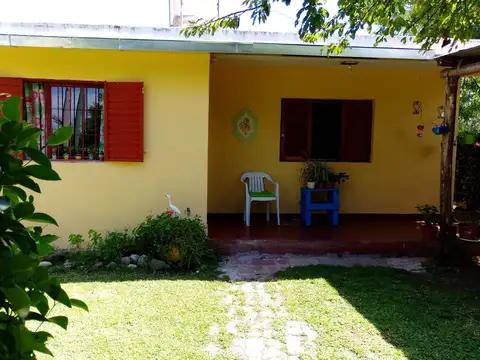 VENTA 2 CASAS SOBRE CAMINO FALDA DEL CARMEN