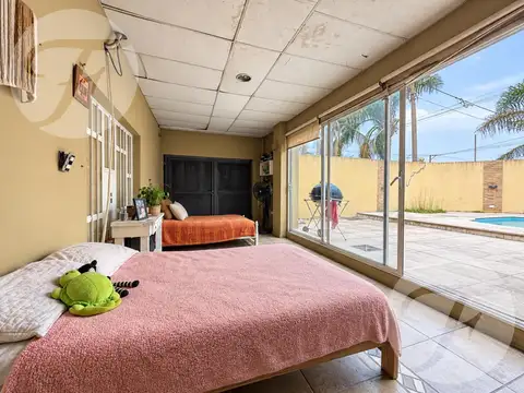Casa 5 ambientes con 2 baños
