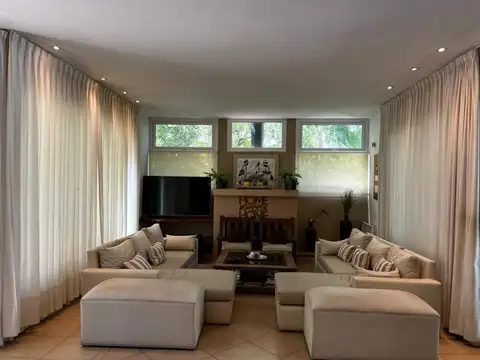 Casa en Alquiler Temporal con 1 cochera