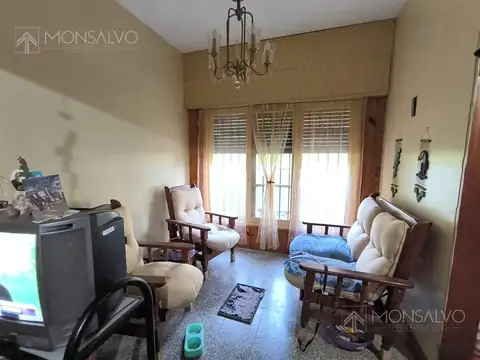 Depto Tipo Casa 5 ambientes con 2 baños