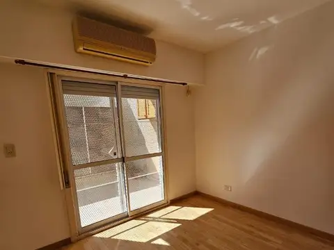 DEPARTAMENTO EN P.B C/ COCHERA EN EL EDIFICIO