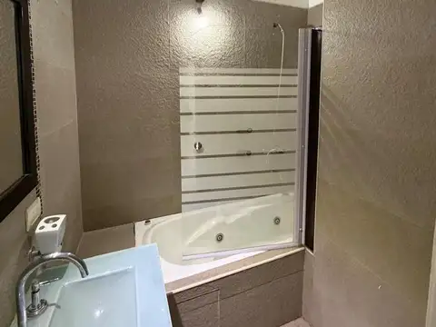 deposito galpon con Oficina 385m2 totales villa martelli vicente lopez