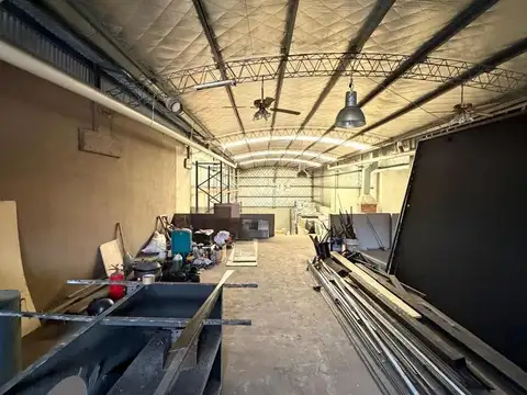 Galpon en Alquiler 8  mts Frente