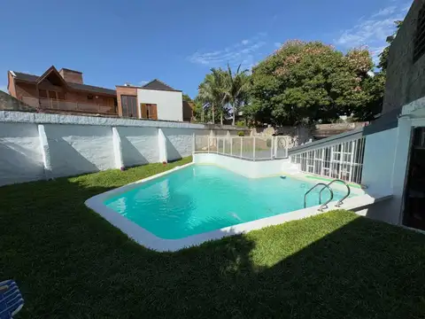 Venta casa 4 amb Pileta, quincho cochera Don Bosco