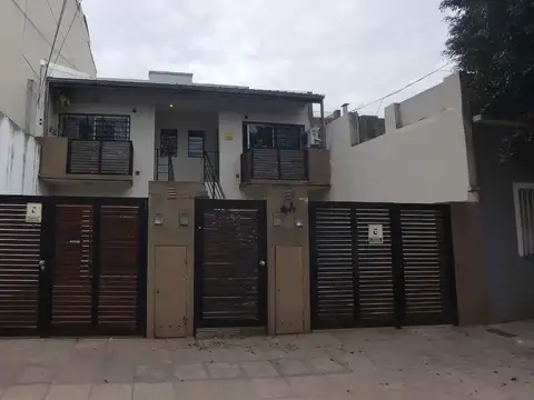 PH AL FRENTE 2 AMB PLANTA BAJA COCHERA  y PATIO