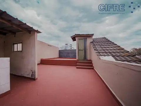 PH 2 ambientes con terraza propia Apto crédito en primer piso por escalera.