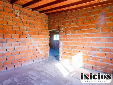 Casa en Amplio Lote - C1059
