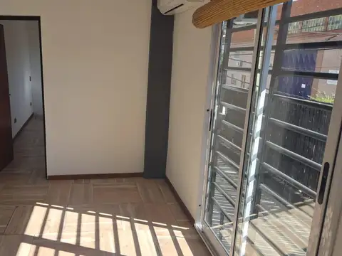 ALQUILER  3 AMBIENTES A  ESTRENAR - EXPENSAS E IMPUESTOS INCLUIDOS - BALCON CORRIDO- FRENTE