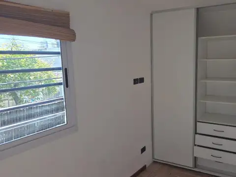 Departamento en Alquiler en Sarandi, $ 1.400.000