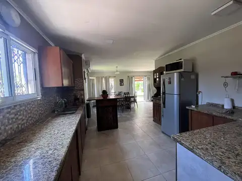 Casa en Venta con 4 cocheras