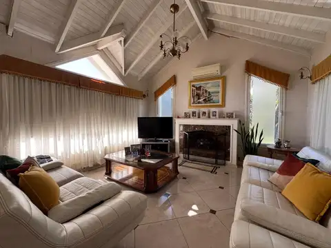 Casa en Venta en Country Club Banco Provincia, USD 380.000