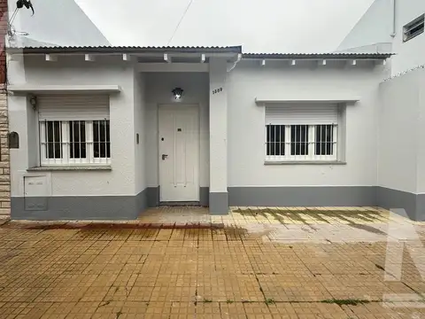Casa en Alquiler con 1 cochera