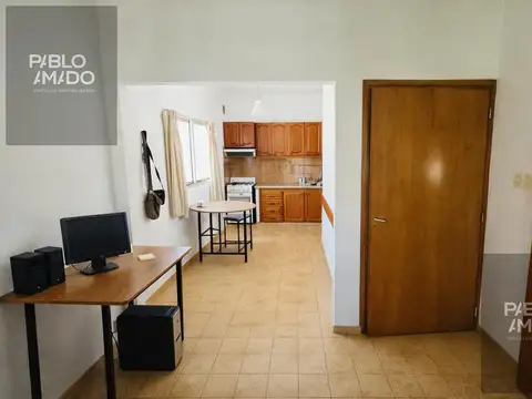 Duplex en 31 y 61. 2 dormitorios. Cochera