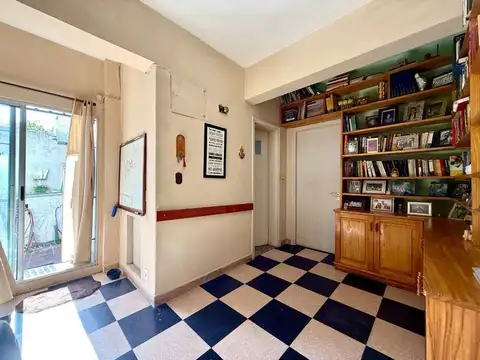 Casa 6 ambientes con 2 baños