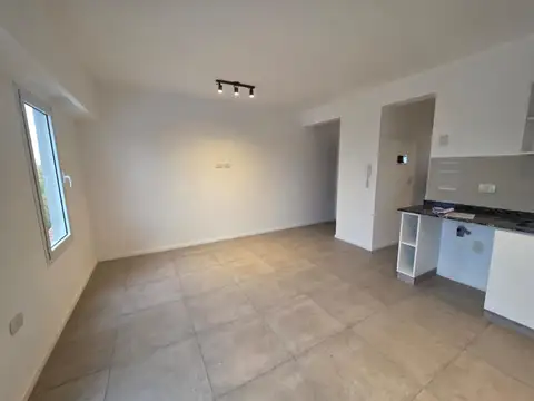 Departamento en Alquiler en El Palomar, $ 680.000