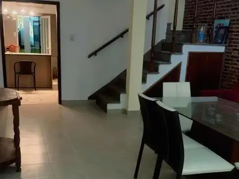 Casa en venta - 3 Dormitorios 3 Baños - Brandsen