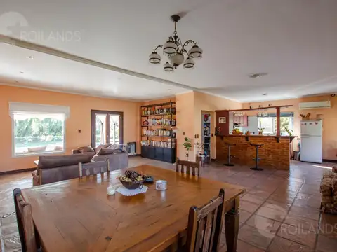 Casa en Venta con 2 cocheras