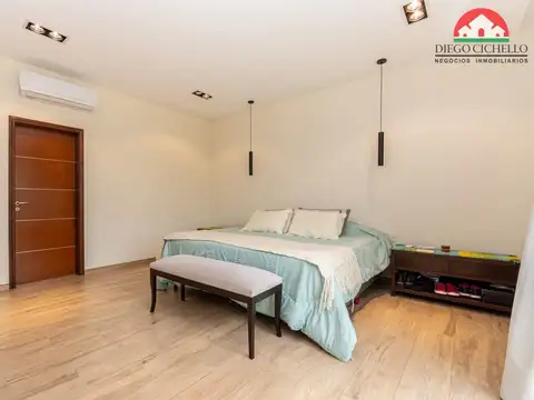 VENTA CASA EN COMARCAS DE LUJAN