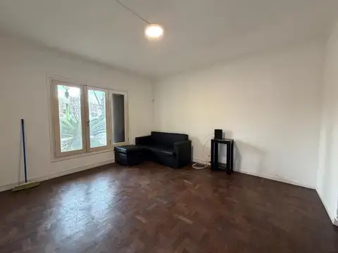 Casa en Alquiler con 1 cochera