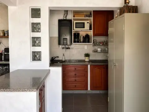 Casa 5 ambientes con 1 baño