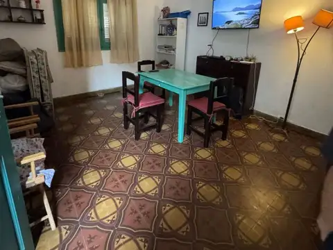 Casa 2 ambientes con 1 baño