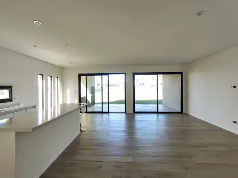 Casa en Venta en Pilar Del Este - Santa Elisa, USD 174.000